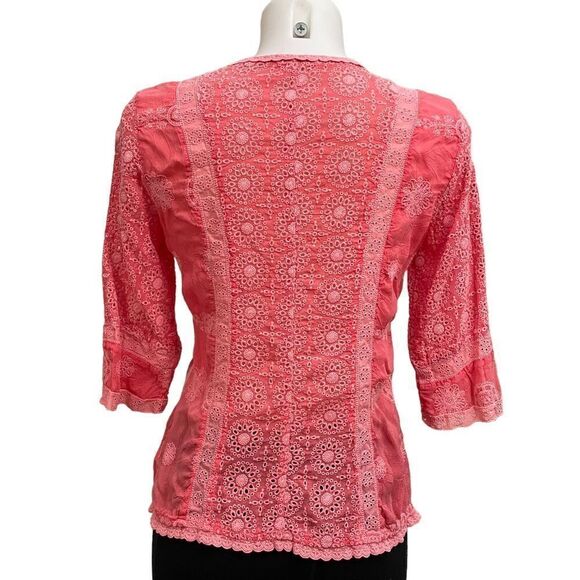 JOHNNY WAS BUTTON FRONT CORAL Eyelet EMBROIDERED BLOUSE 3/4‎ sleeve sz small - Picture 5 of 9